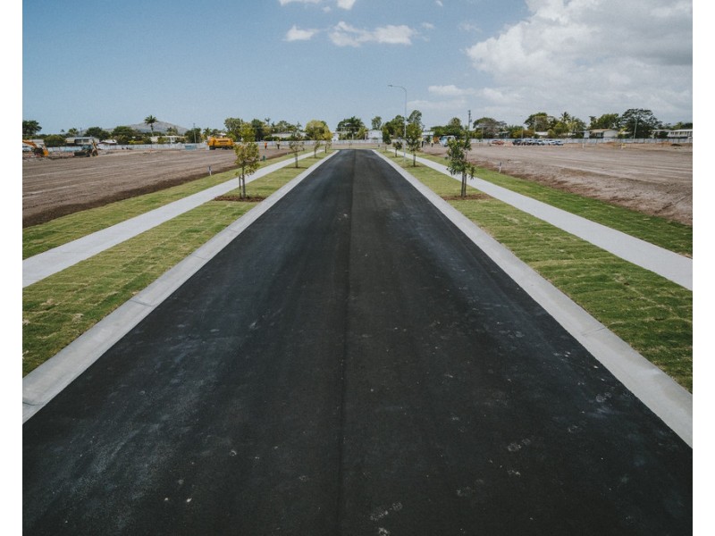 21 Summerset Drive, Mount Louisa QLD 4814