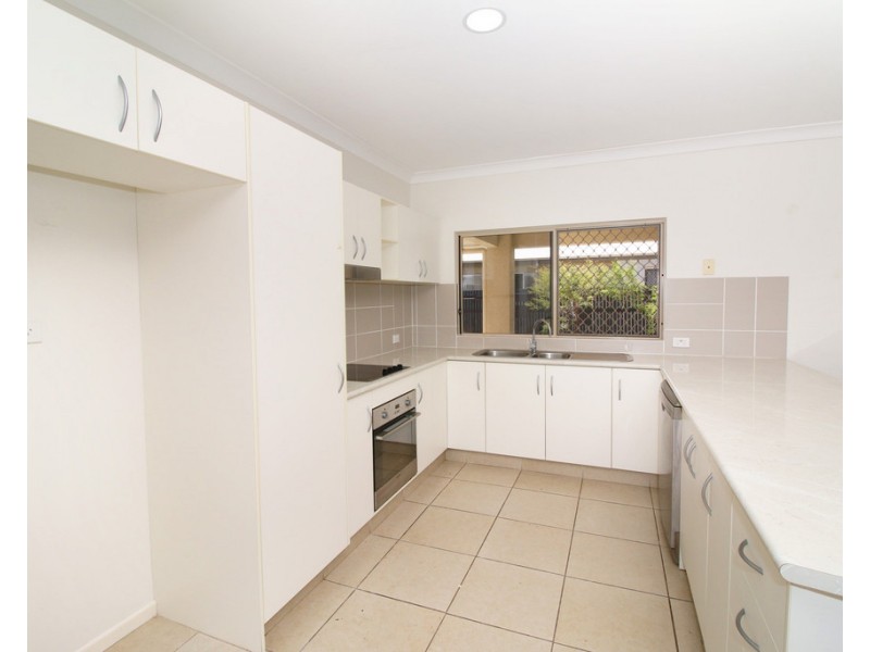 6 Ningaloo Crescent, Burdell QLD 4818