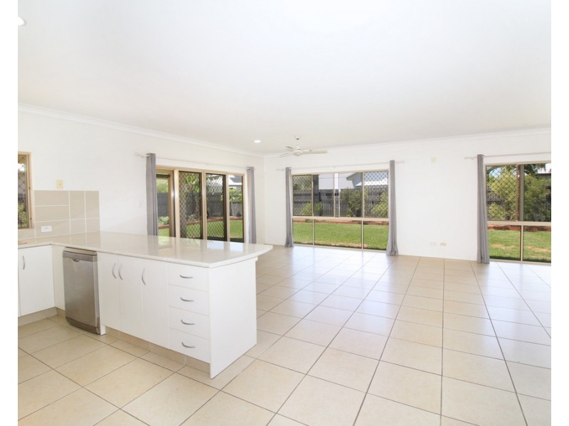 6 Ningaloo Crescent, Burdell QLD 4818