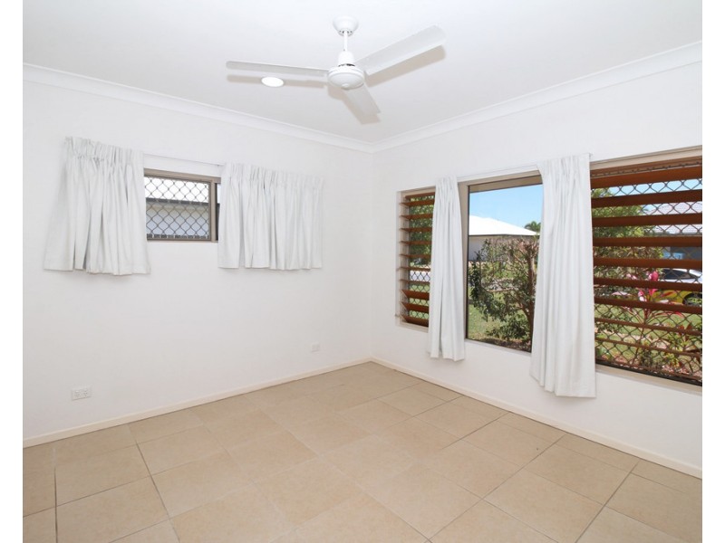 6 Ningaloo Crescent, Burdell QLD 4818