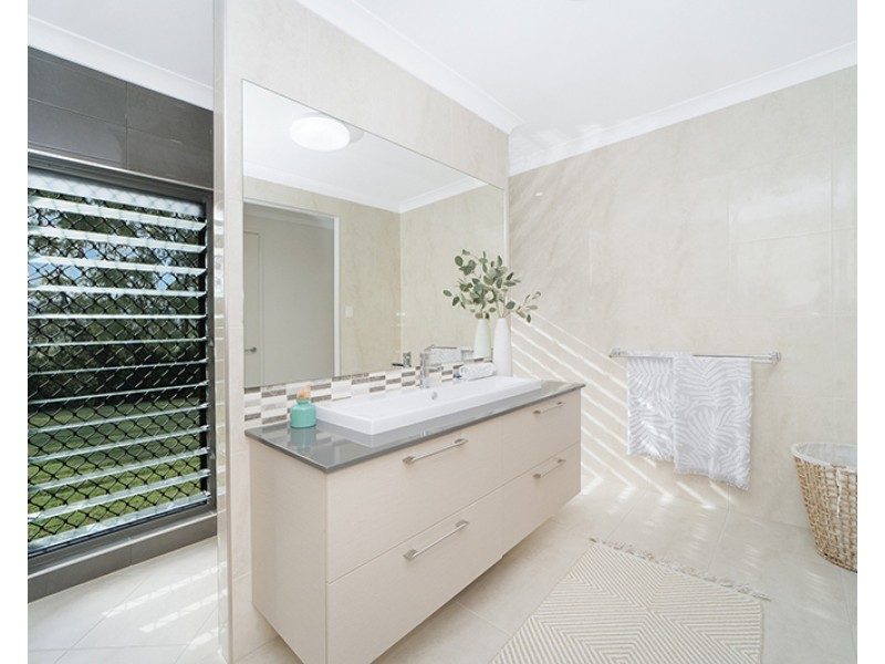 215-245 Chisholm Trail, Oak Valley QLD 4811