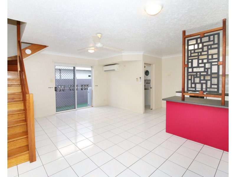 2/27 Rose Street, North Ward QLD 4810