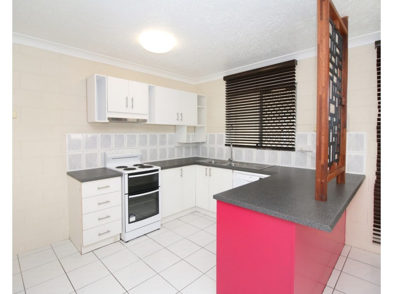 2/27 Rose Street, North Ward QLD 4810