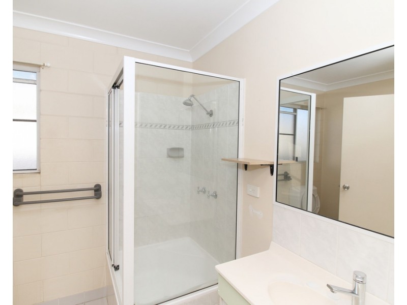 2/27 Rose Street, North Ward QLD 4810