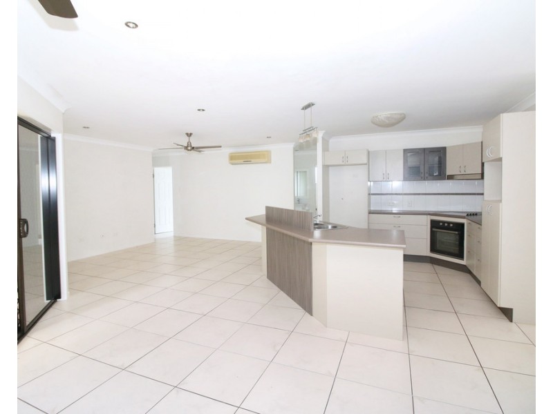7 Anchorage Circuit, Bushland Beach QLD 4818