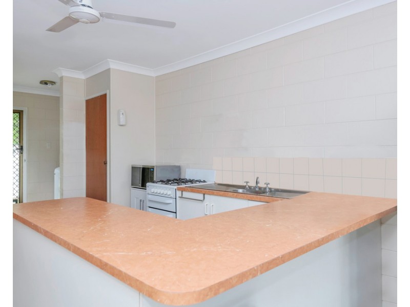 16 Violet Crescent, Rasmussen QLD 4815