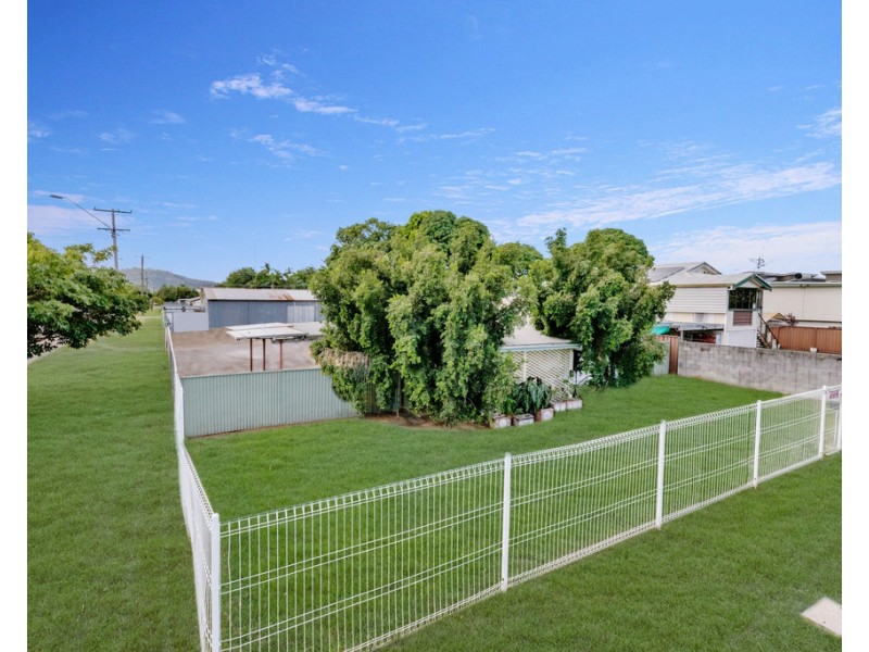 2 Ash Street, Kirwan QLD 4817