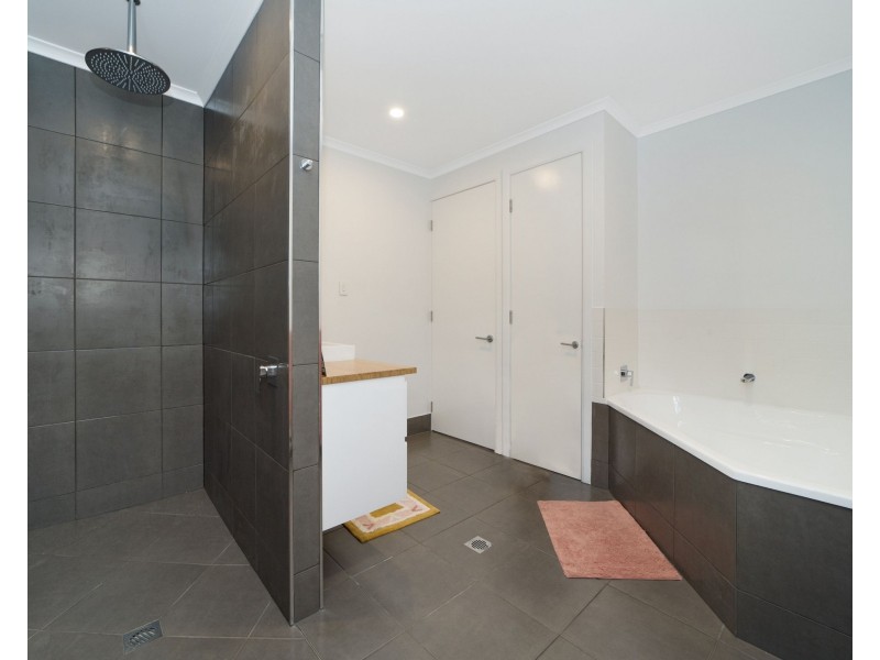 38 Diamond Drive, Alice River QLD 4817