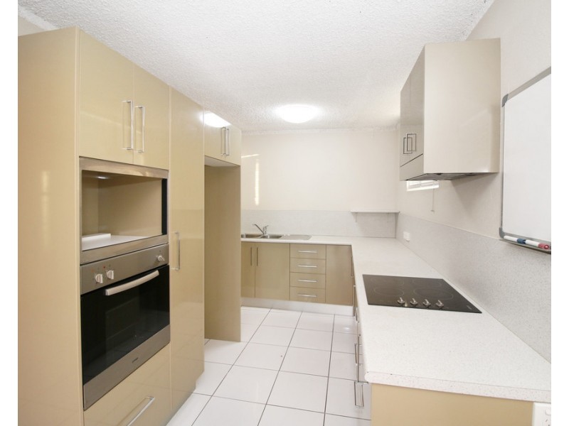 2/31 Surrey Street, Hyde Park QLD 4812