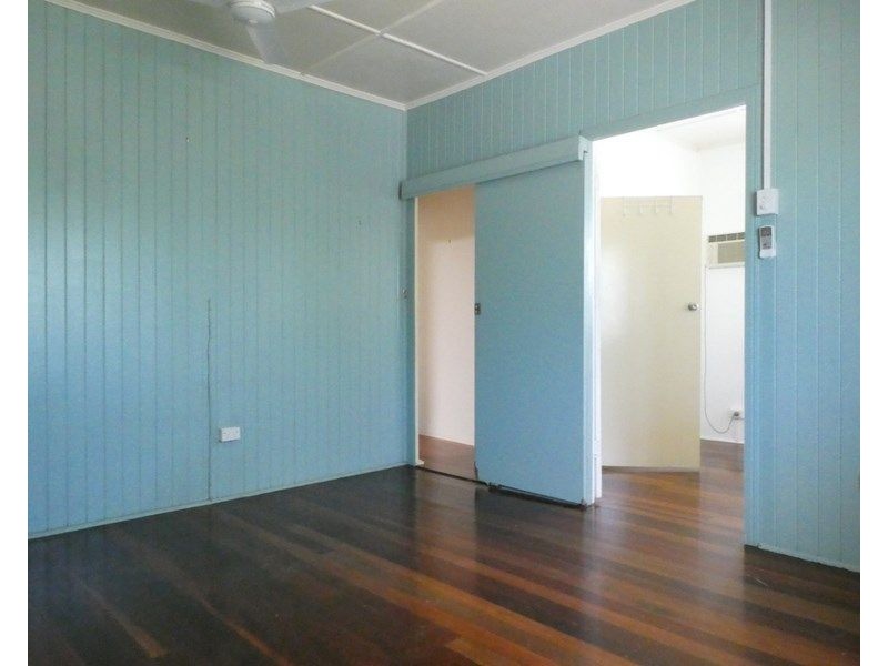 10 Gladstone Street, Pimlico QLD 4812