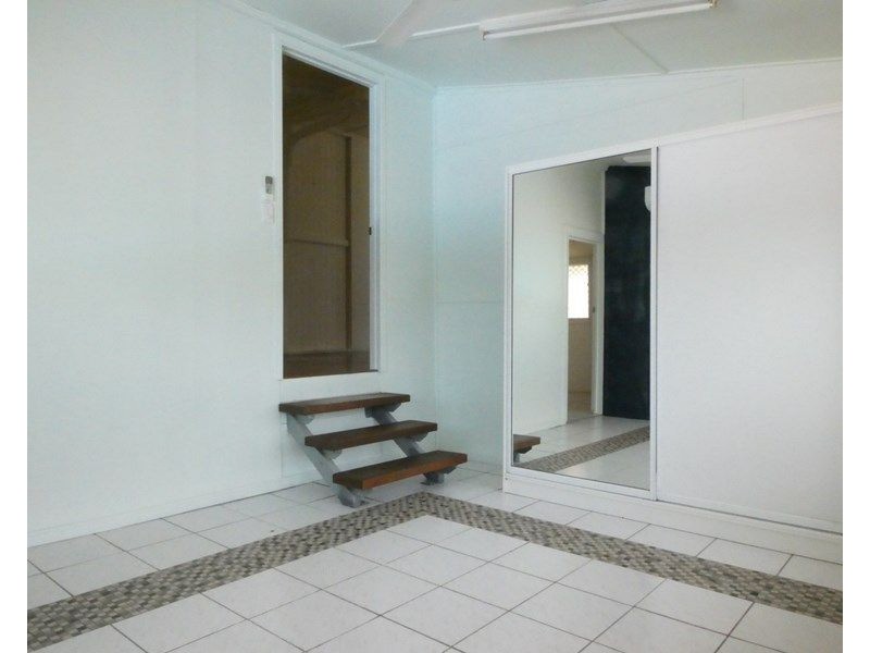 10 Gladstone Street, Pimlico QLD 4812