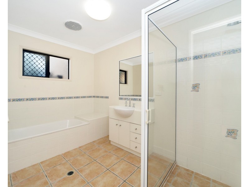 8 Mirada Court, Kirwan QLD 4817