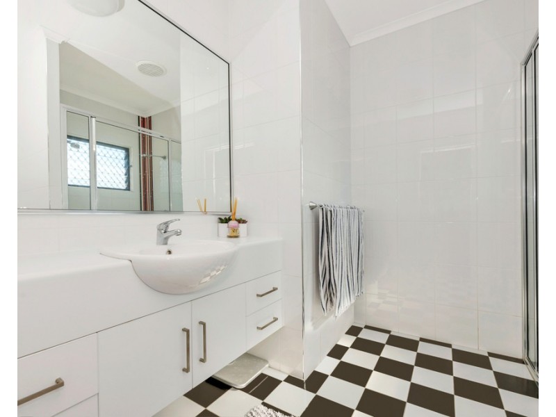 2 Sassafras Court, Bushland Beach QLD 4818