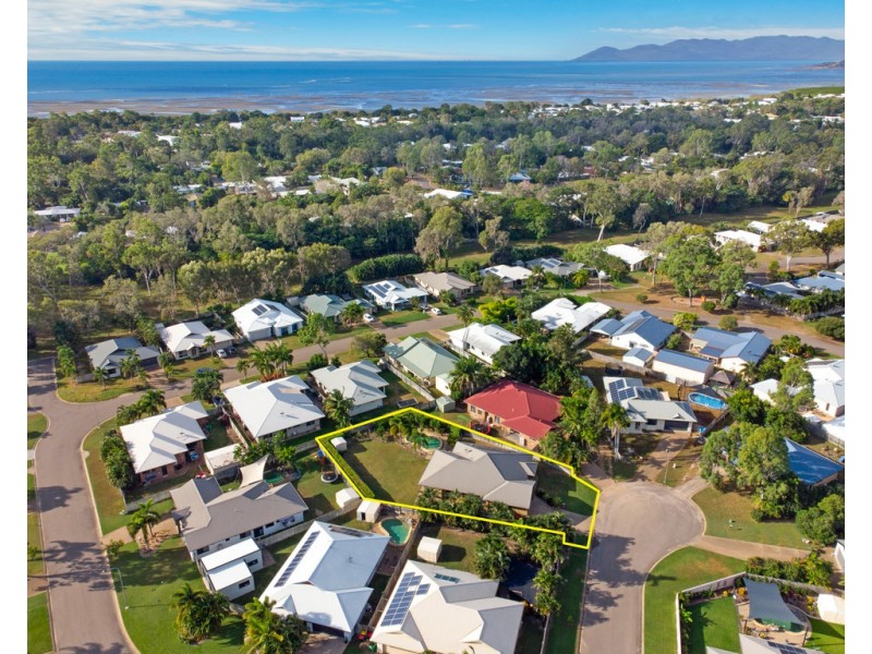 2 Sassafras Court, Bushland Beach QLD 4818