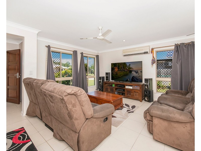 137 Daintree Drive, Bushland Beach QLD 4818