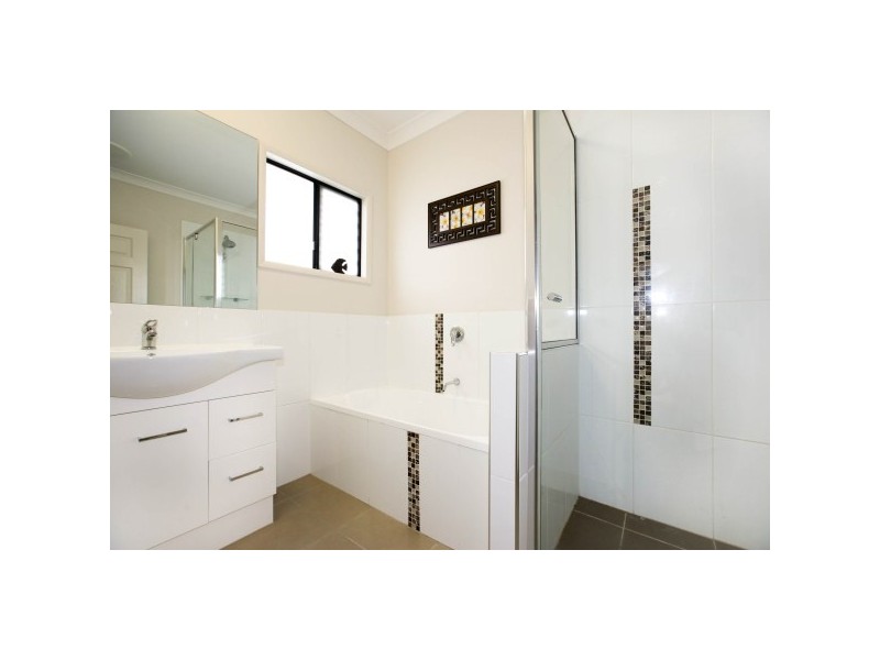 4 Polmaise Close, Burdell QLD 4818