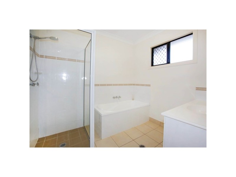 10 Newhaven Place, Idalia QLD 4811