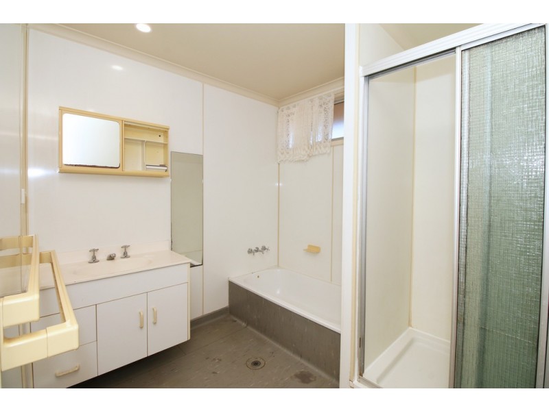 52 Frank Street, Kirwan QLD 4817