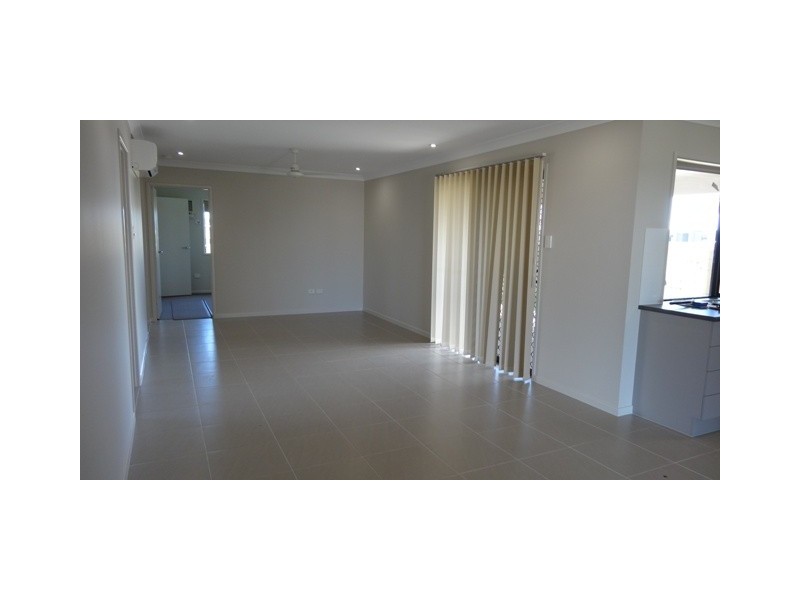 14 Malibu Parade, Mount Louisa QLD 4814