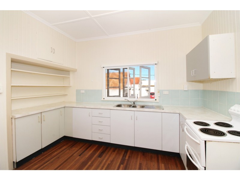 139 Ross River Road, Mundingburra QLD 4812