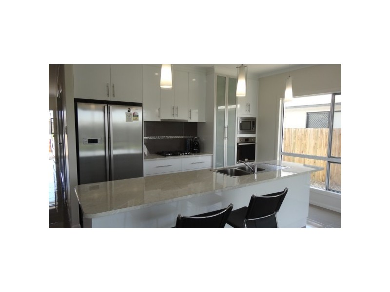 32 Brush Cherry Street, Mount Low QLD 4818