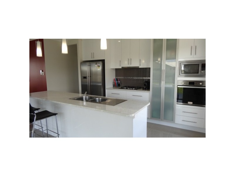 32 Brush Cherry Street, Mount Low QLD 4818