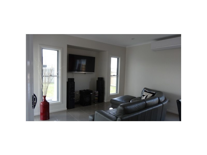 32 Brush Cherry Street, Mount Low QLD 4818