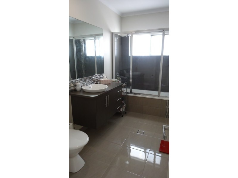 32 Brush Cherry Street, Mount Low QLD 4818