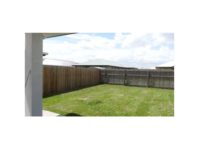 32 Brush Cherry Street, Mount Low QLD 4818