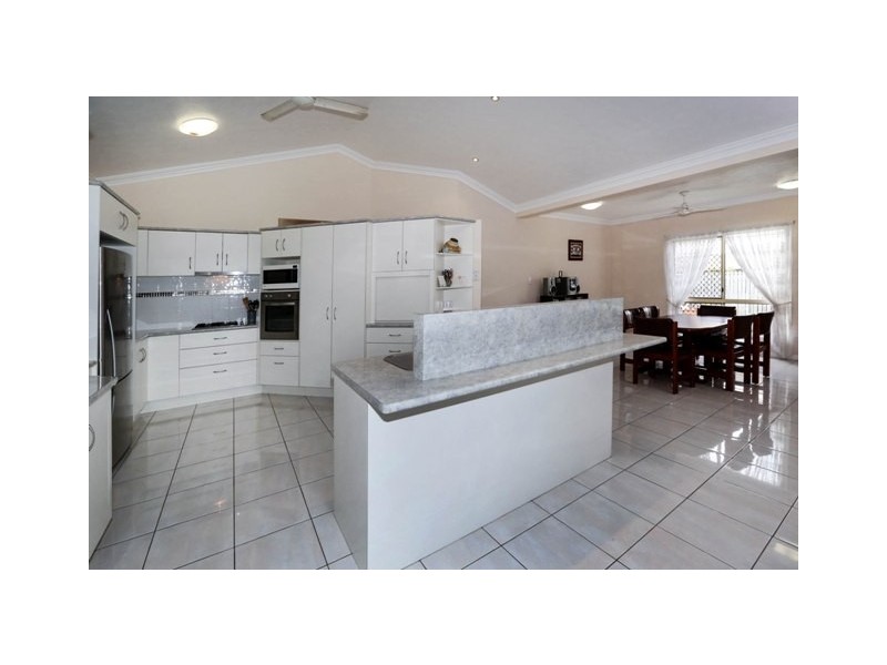 16 Angelus Place, Kirwan QLD 4817