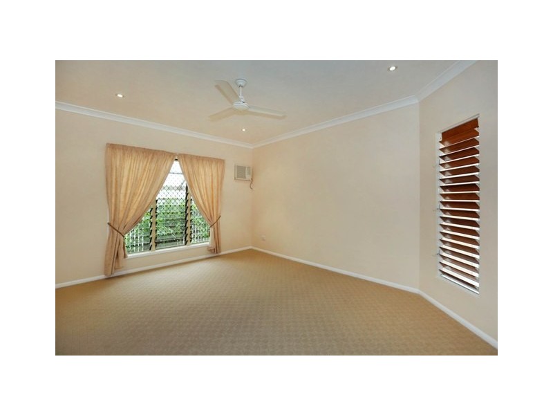 16 Angelus Place, Kirwan QLD 4817