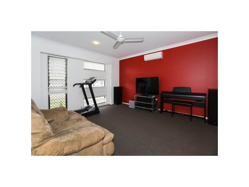 21 Ningaloo Crescent, Burdell QLD 4818