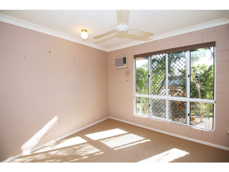 15 Spruce Street, Kirwan QLD 4817