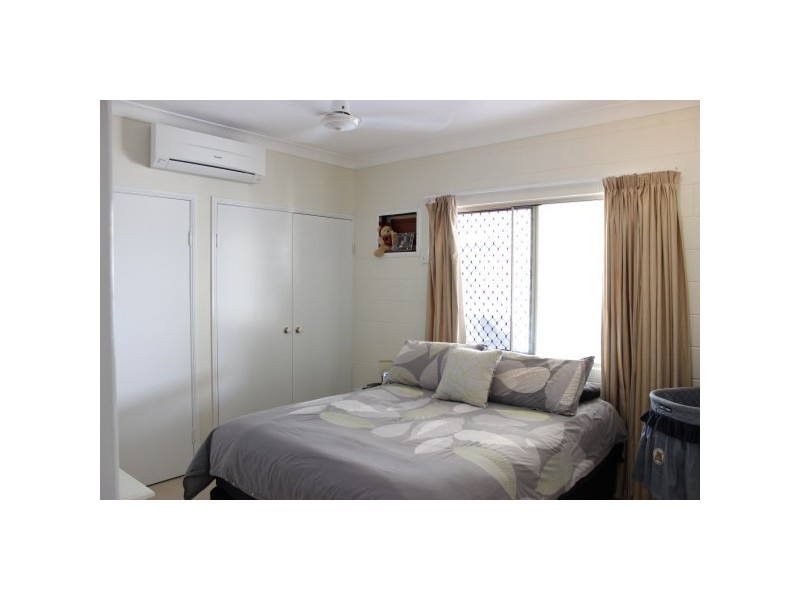 10 Young Circuit, Kirwan QLD 4817