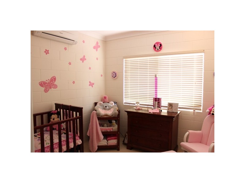 10 Young Circuit, Kirwan QLD 4817