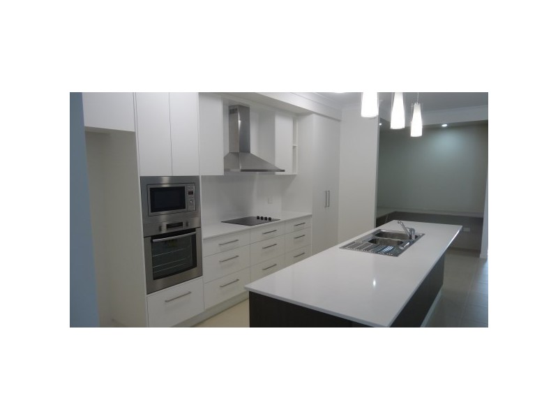 30 Keeper Court, Mount Louisa QLD 4814