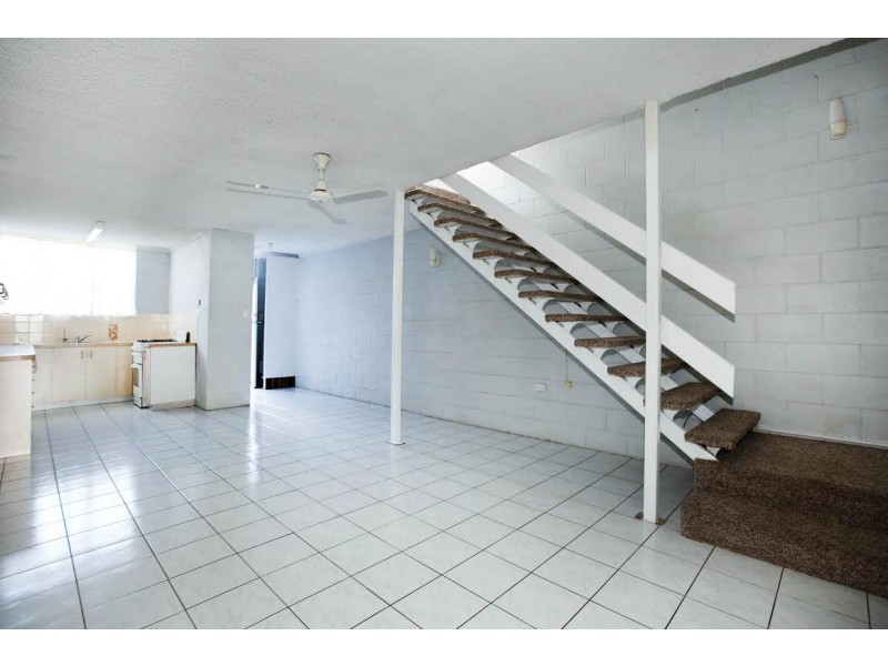 6/4 Cambridge Street, Currajong QLD 4812