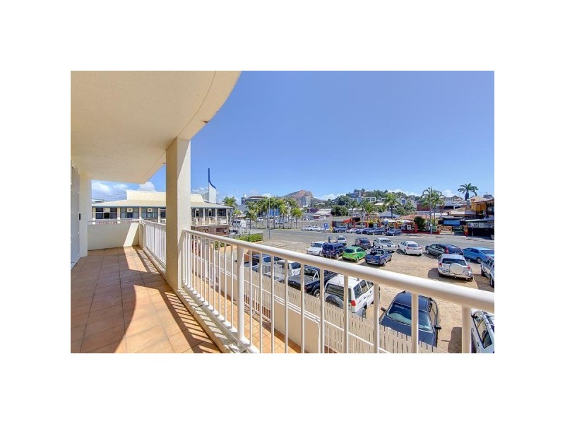 2B/3 The Strand, Townsville City QLD 4810