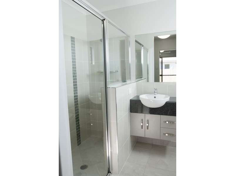 18 Dahlia Street, Burdell QLD 4818