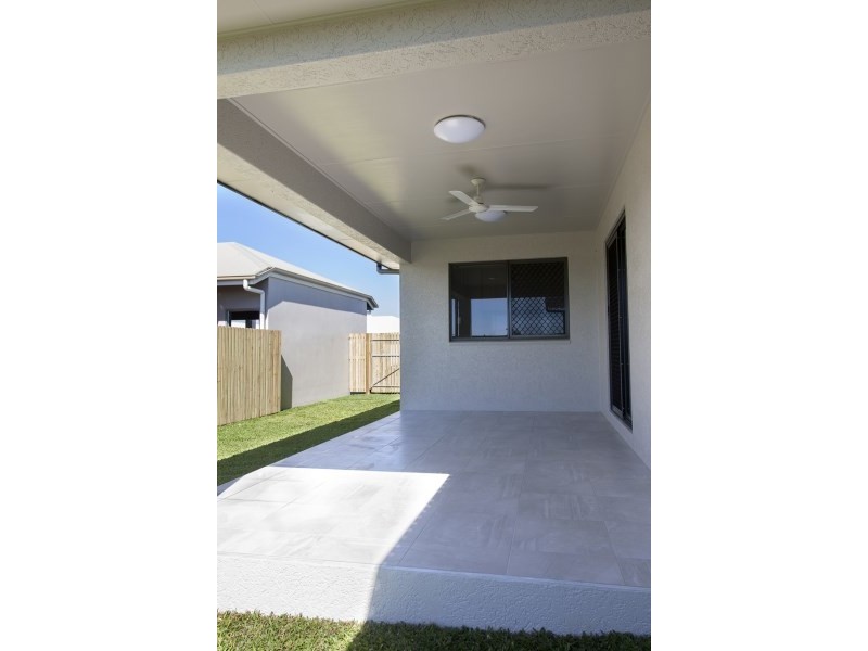 18 Dahlia Street, Burdell QLD 4818