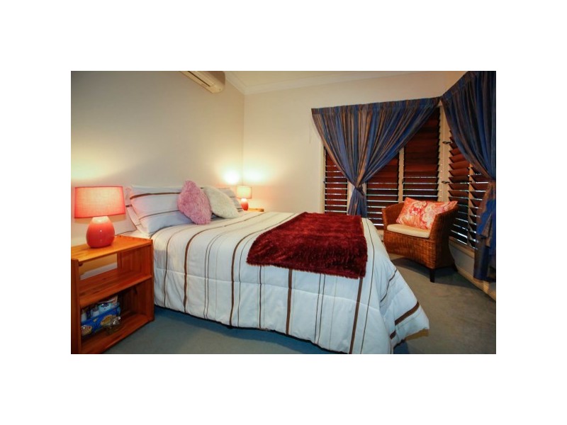 2 Waterside Place, Idalia QLD 4811