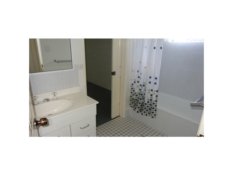 4 Woodlea Court, Kelso QLD 4815