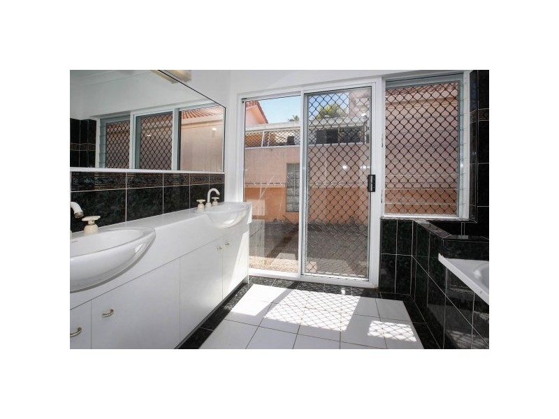 3 Fiesta Court, Kirwan QLD 4817