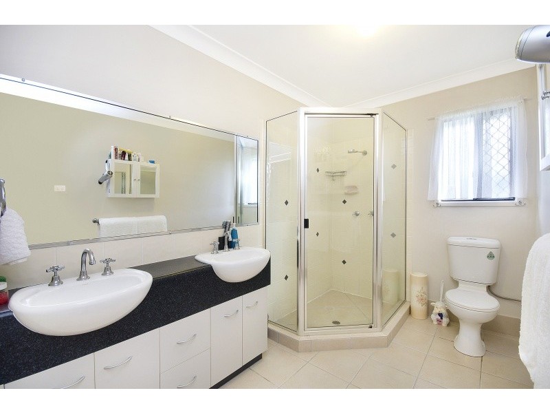 11 Fitzgerald Crescent, Kirwan QLD 4817