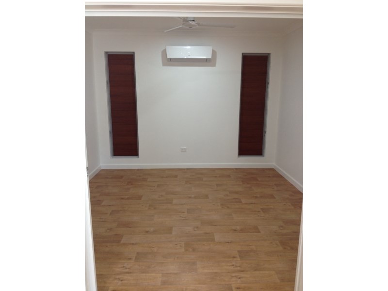 13 Inglis Smith Street, Rosslea QLD 4812