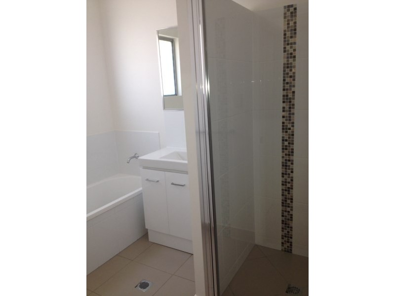 13 Inglis Smith Street, Rosslea QLD 4812