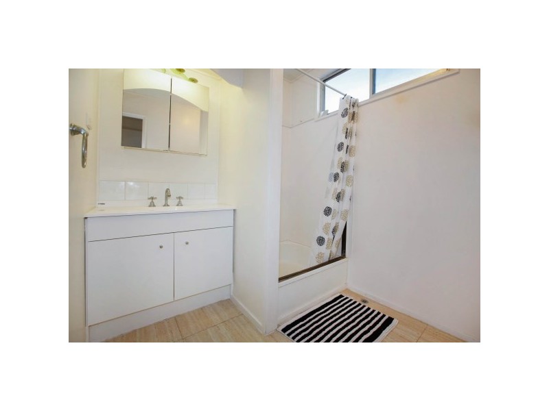 18 Rundle Street, Mount Louisa QLD 4814