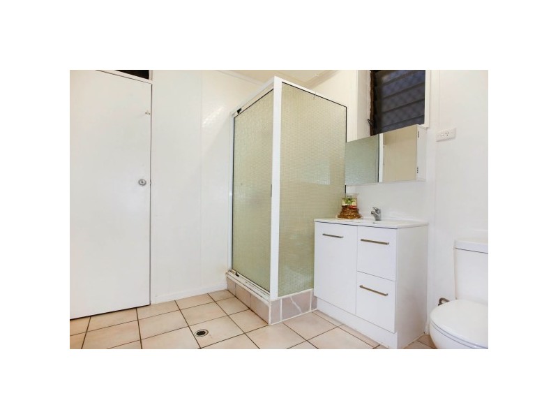 18 Rundle Street, Mount Louisa QLD 4814