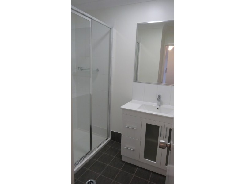 3/32 Henry Street, West End QLD 4810
