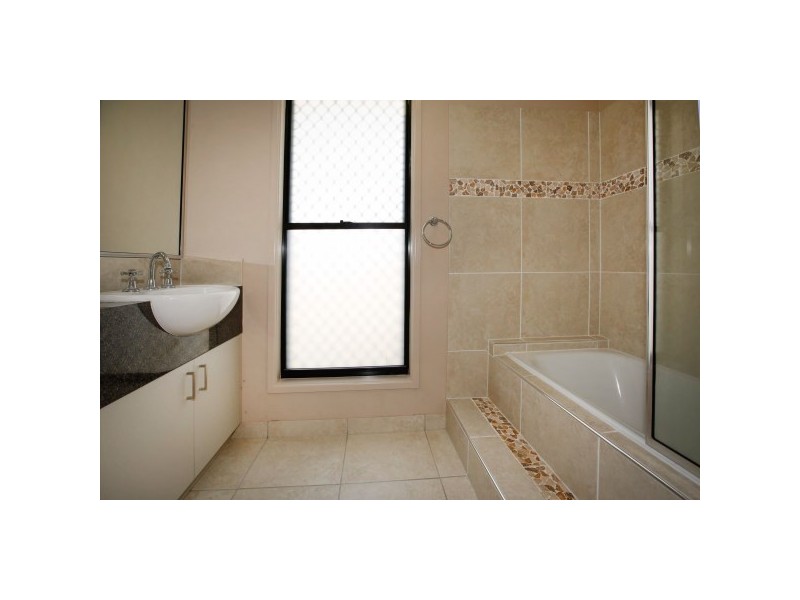 51 Guilfoyle Circuit, Kirwan QLD 4817